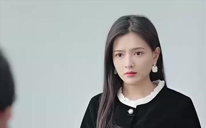 闪婚秘书带崽出逃封面图