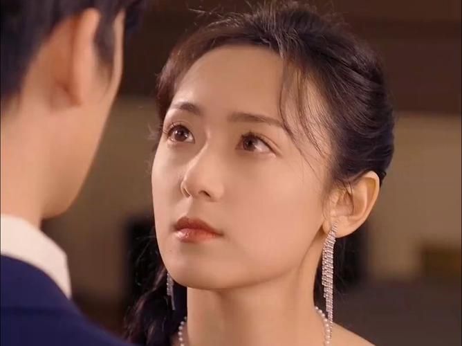 小甜妻她又娇又撩封面图