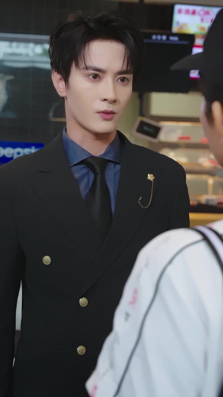 闪婚男神之周末请和我恋爱封面图