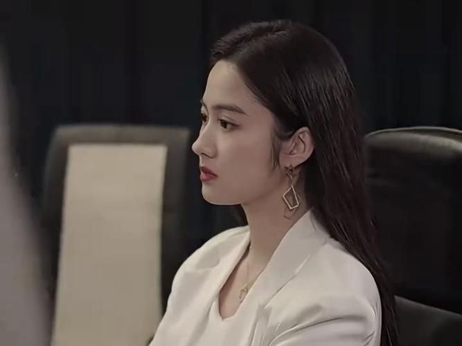 互换后，与渣男他弟恋爱了封面图