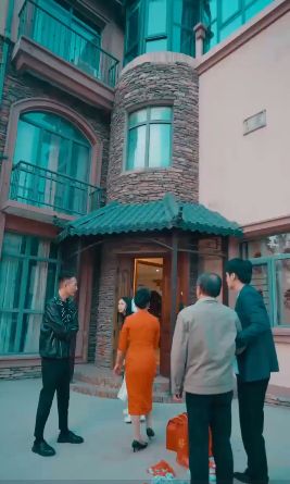 贬值成了财神封面图