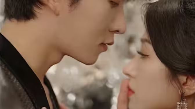 你是我的蓄谋已久封面图