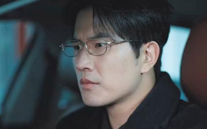 离婚后被大佬疯狂追求封面图