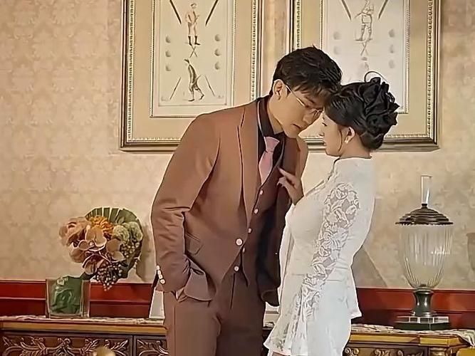 恋爱脑她失忆了封面图