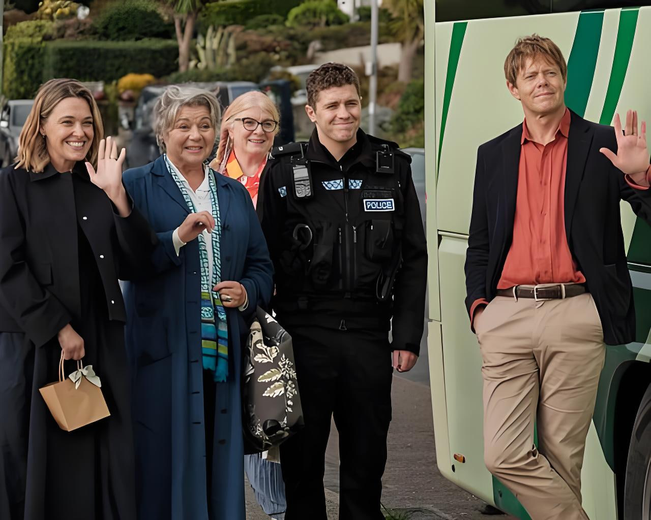 天堂岛之外 第四季封面图